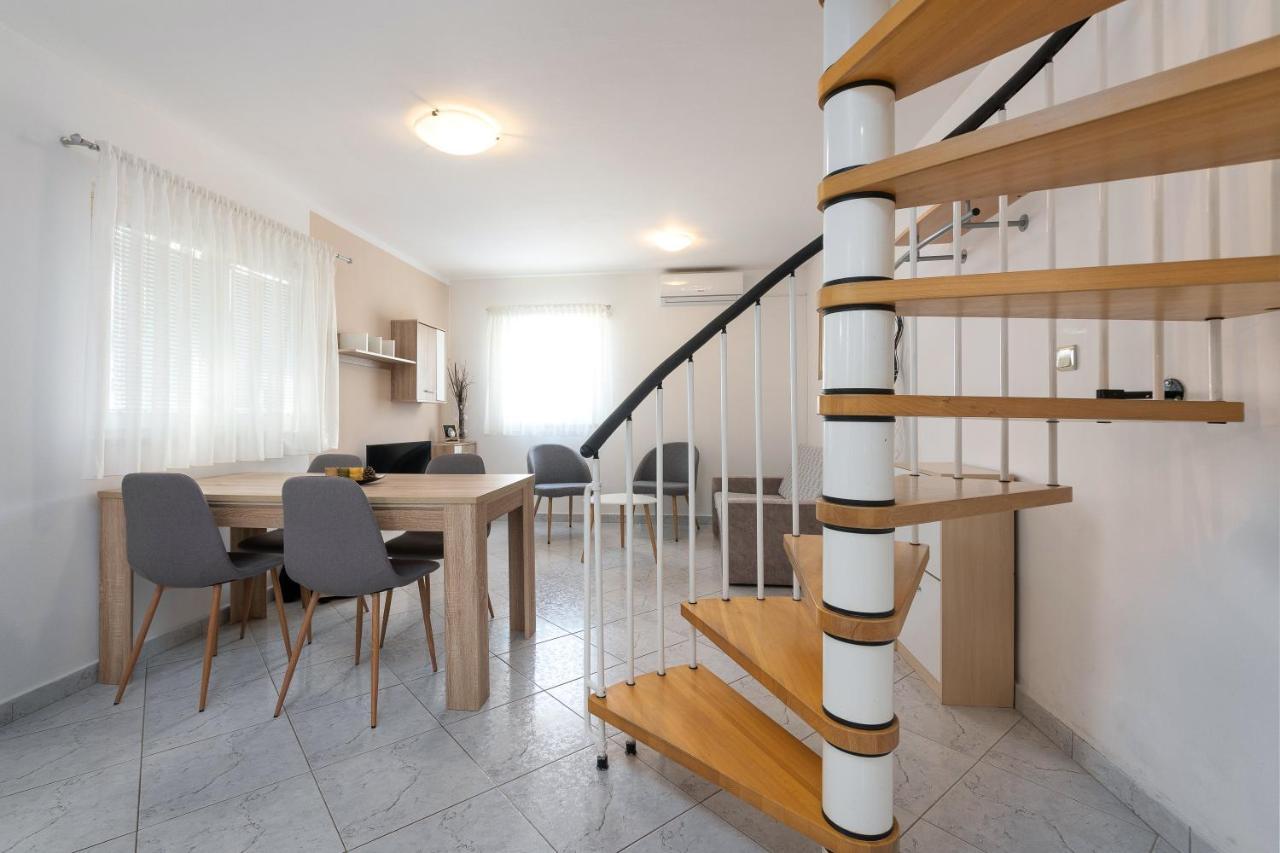 Villa Kuca Anea à Poreč Extérieur photo